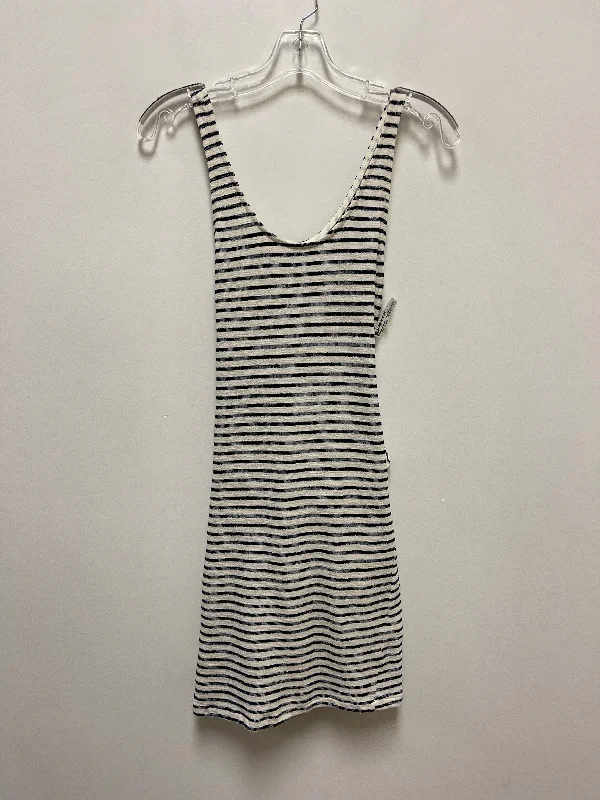 Dress Casual Short By Everly In Striped Pattern, Size: Xs