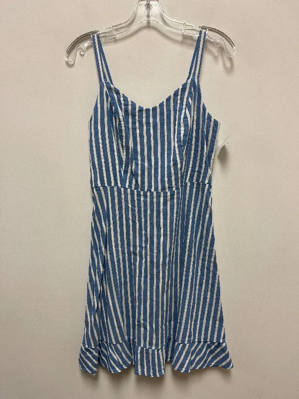 Dress Casual Short By Old Navy In Striped Pattern, Size: S