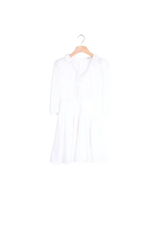 Robe en broderie anglaise