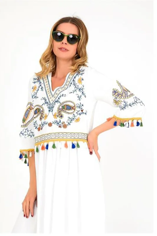 Women's White V-Neck Shawl Pattern Embroidered Tasseled Dress REF:  2830VM