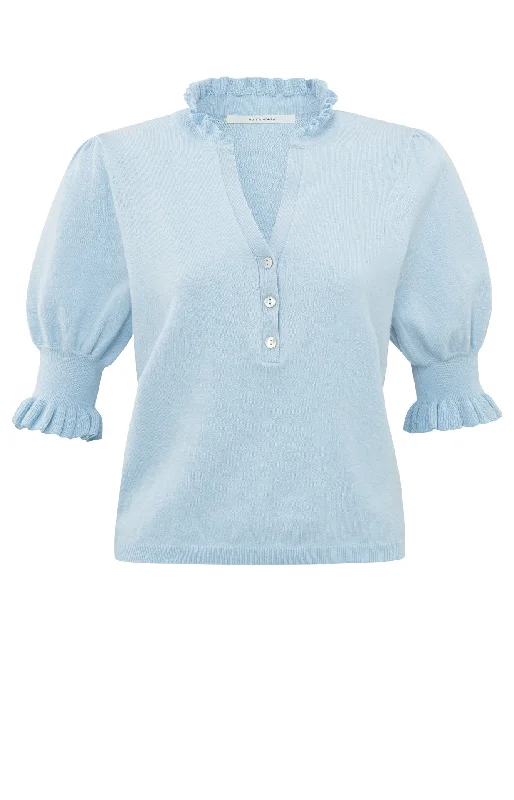 Sweater with puff sleeves and ruffles